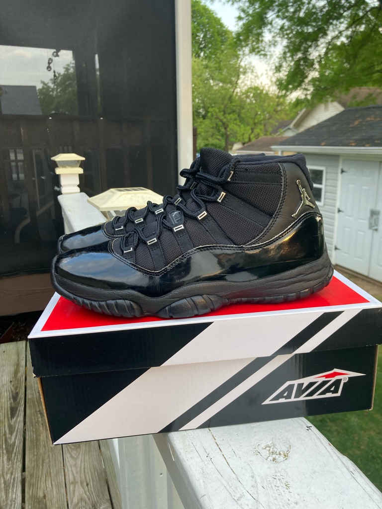 Nike Air Jordan 11 Cap And Gown Size 9.5 Mens Custom